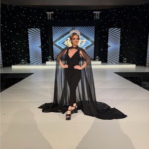 Sherri Hill Black Cape beaded black gold sz 6